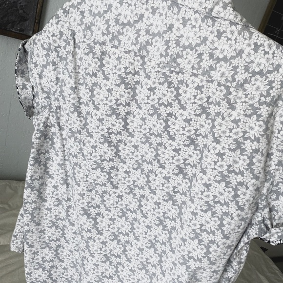 Denim &Flower shortsleeved shirt - Picture 3 of 4